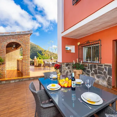 Villa Alvarez *