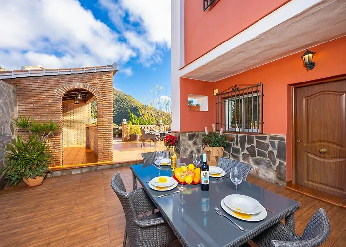 Villa Alvarez *